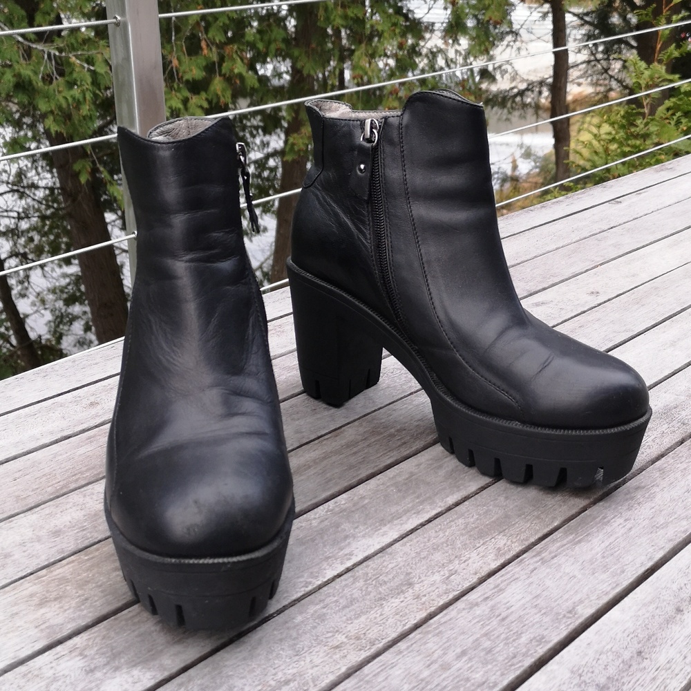 Shoe the Bear leather platform ankle boots